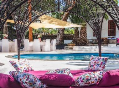 Hotel Villa Delmas - tuin en zwembad