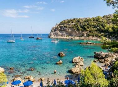 Autorundreise Monolithos - Anthony Quinn Bay