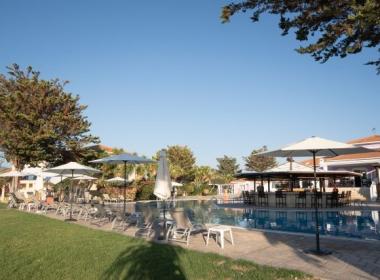 Appartementen Akamanthea - zwembad